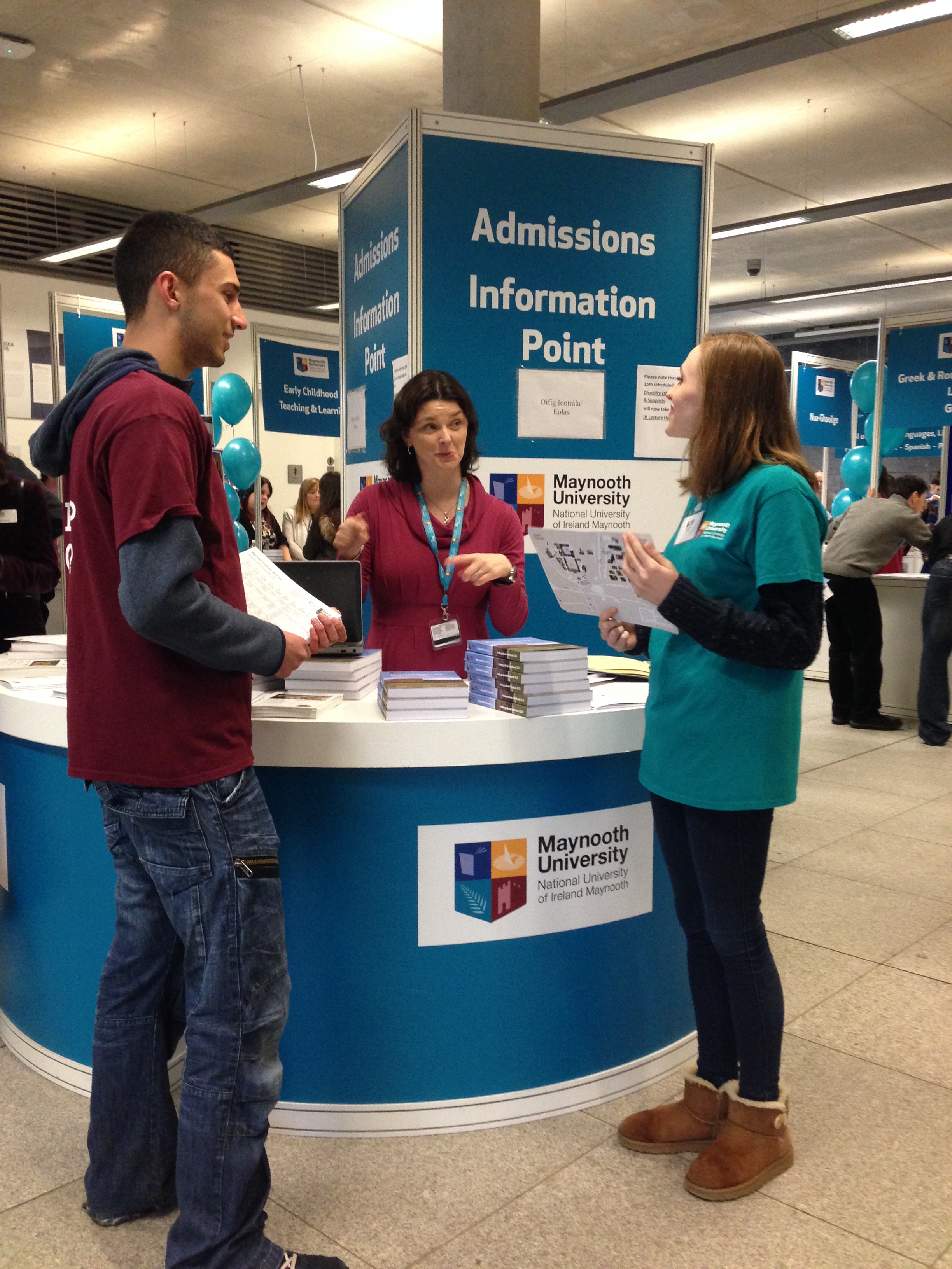 Aiveen from Admissions and our student helpers welcome visitors