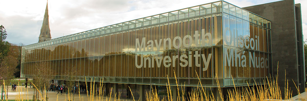 Communications & Marketing - Library sign bilingual - Maynooth University