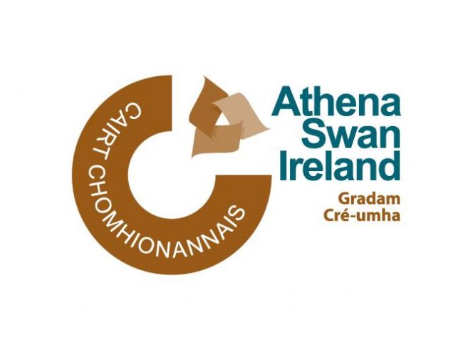 Athena Swan Ireland Equality Charter Bronze award logo (Irish language version)